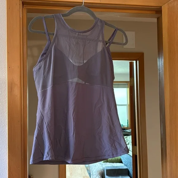 Lululemon Sexy Flattering SZ 10 Tank Built in Bra Measurements N Pics PERFECT 🍋 - Picture 4 of 9